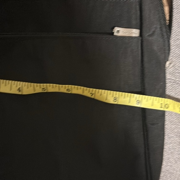 Baggallini Crossbody Sling bag - Picture 9 of 13